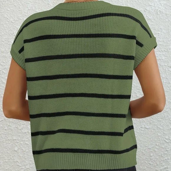 Green Boxy Dolman Sleeve T-Shirt - Picture 3 of 3